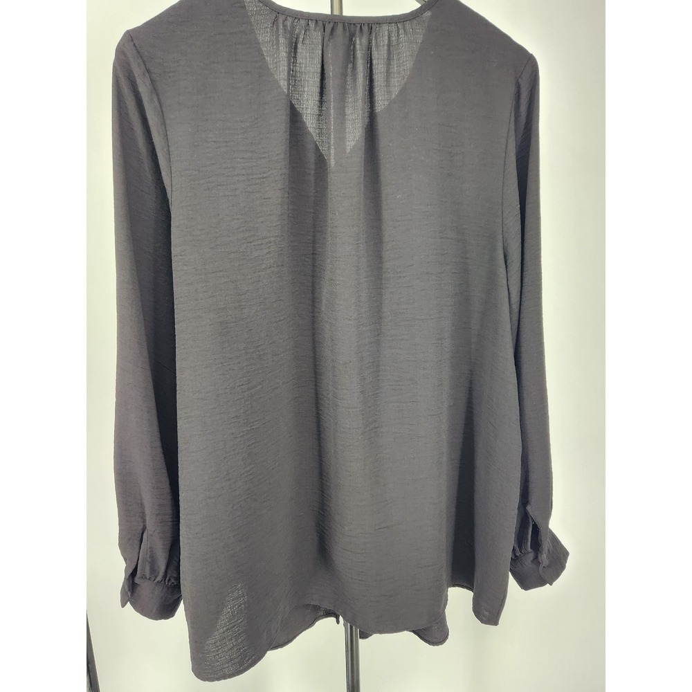 Nine West Plus Womens 1X Black Button Front Long Sleeve Blouse Textured Crepe - Picture 4 of 8